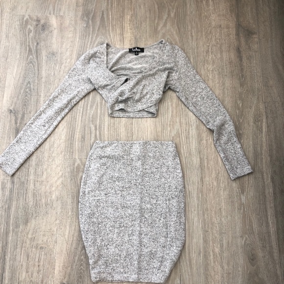 Grey shirt and crop top pair. - Picture 2 of 2